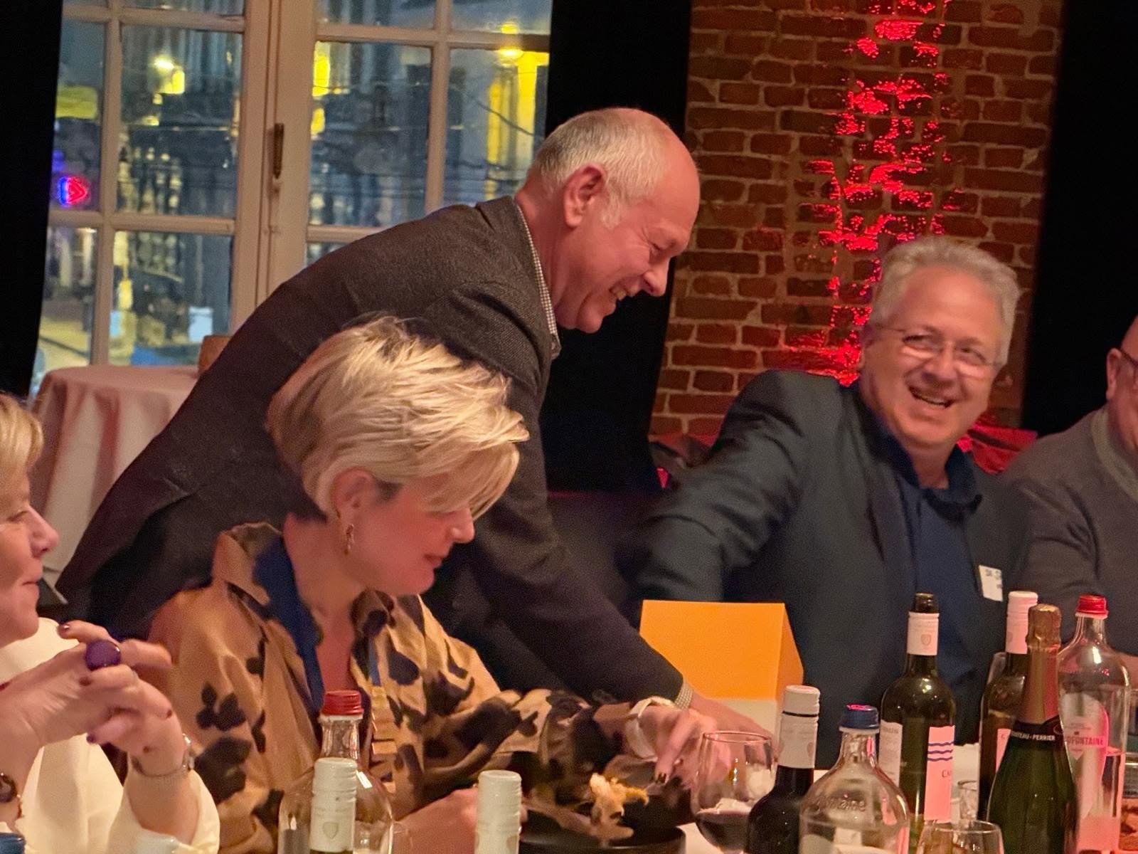 Leden van Fifty-One Antwerpen Haven tijdens een bijeenkomst